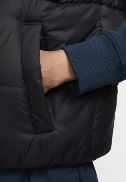 Nike Sportswear Waistcoat - Black White 11 Nike Sportswear Waistcoat - Black White -Friboo Verkauf Geschaft db8916f8b4814a999ba7dafe0146a43b