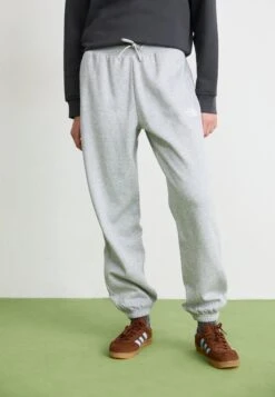 The North Face ESSENTIAL JOGGER - Tracksuit Bottoms - Light Grey Heather