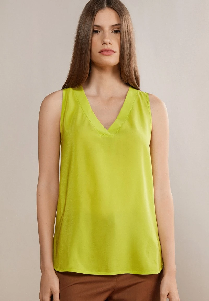 MIT V AUSSCHNITT - Bluse - Gelb Day Glo Green 1 MIT V AUSSCHNITT - Bluse - Gelb Day Glo Green