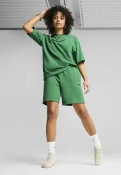 Puma PREMIUM ESS GRAPHIC - Tracksuit Bottoms - Archive Green 9 Puma PREMIUM ESS GRAPHIC - Tracksuit Bottoms - Archive Green -Friboo Verkauf Geschaft e6a877ec9f5243348df4cbf75df48149