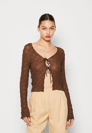 NA-KD BELEN HOSTALET BUTTON DETAIL - Strickjacke - Multi-coloured 6 NA-KD BELEN HOSTALET BUTTON DETAIL - Strickjacke - Multi-coloured – Bild 6