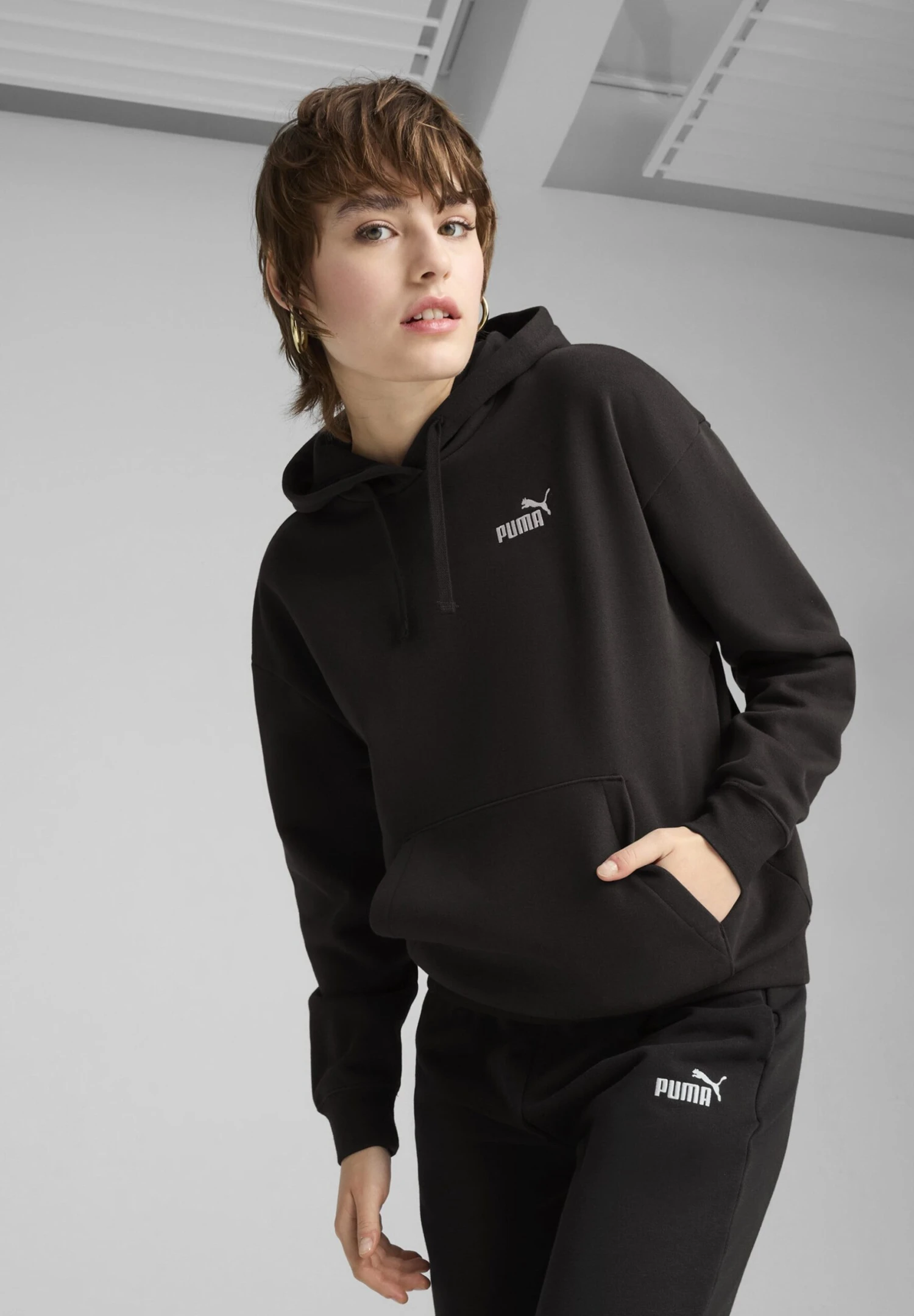 Puma ESSENTIALS SMALL LOGO COMFORT - Hoodie - Black 2 Puma ESSENTIALS SMALL LOGO COMFORT - Hoodie - Black – Bild 2