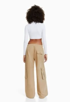 BERSHKA MULTIPOCKET WIDE LEG - Cargohose - Camel -Friboo Verkauf Geschaft f6fa888f70f9477fa2debbf0ce75e06b