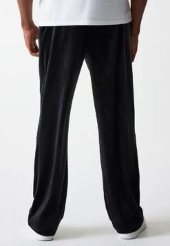 NEW ERA NEW YORK YANKEES TRACK PANT UNISEX - Tracksuit Bottoms - Black 8 NEW ERA NEW YORK YANKEES TRACK PANT UNISEX - Tracksuit Bottoms - Black -Friboo Verkauf Geschaft fac067ca20d542ba864596ce93fa166e