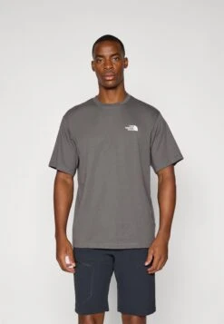 The North Face EXPLORE GEAR RELAXED TEE UNISEX - Print T-shirt - Anthracite Grey 10 The North Face EXPLORE GEAR RELAXED TEE UNISEX - Print T-shirt - Anthracite Grey -Friboo Verkauf Geschaft fc0358cd23074bfc9677c9f176615b41